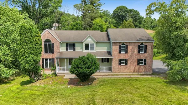 $757,500 | 15 Spring Water Court, Easton, PA 18042