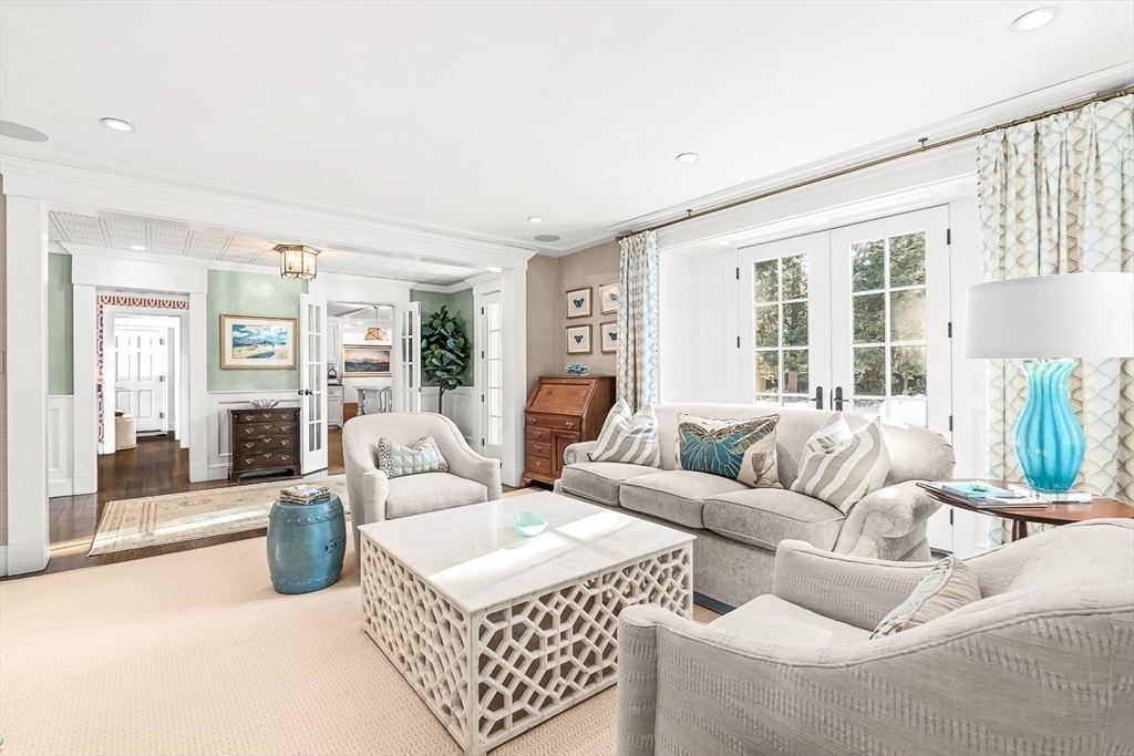 22 Valley Road Wellesley, MA 02481 - Photo 7 of 42