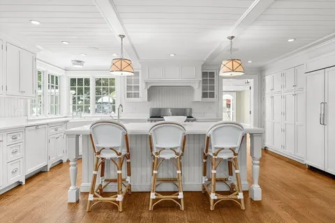 $5,395,000 | 22 Valley Road, Wellesley, MA 02481