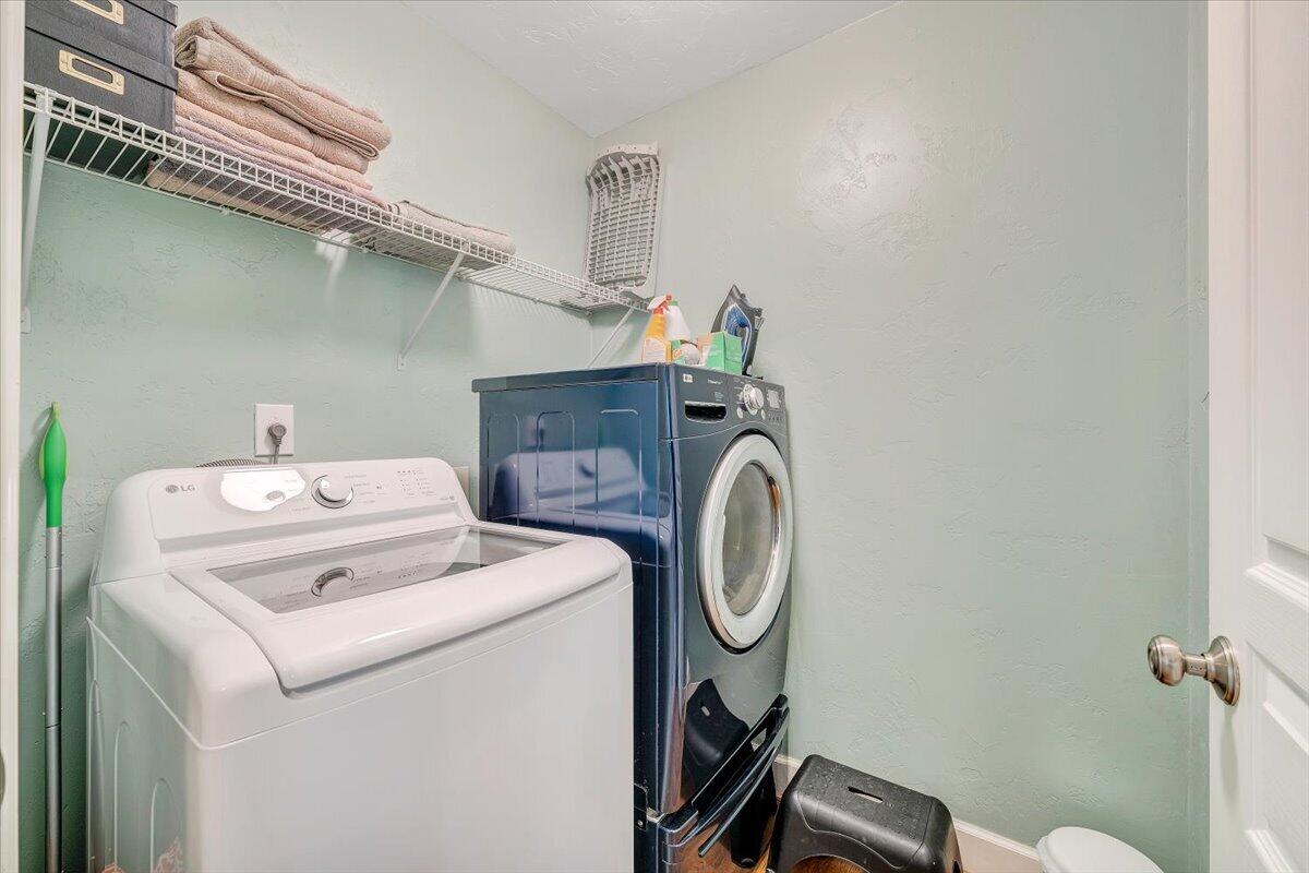 159 Lakeshore Terrace Road Hardy, VA 24101 - Photo 20 of 90 Laundry