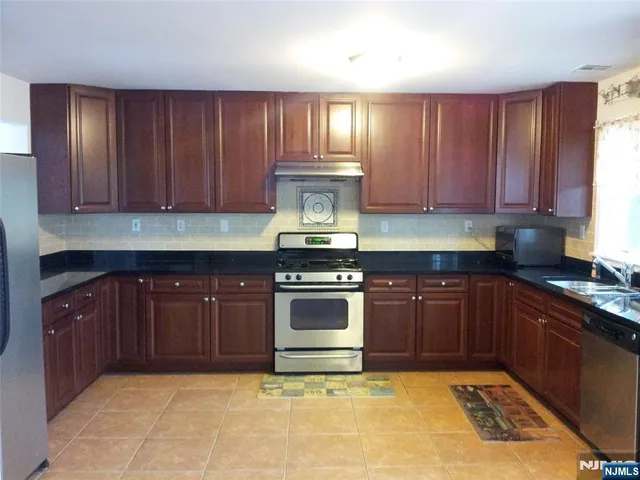 $4,650 | 229 Crescent Lane, Unit CO229, Cliffside Park, NJ 07010