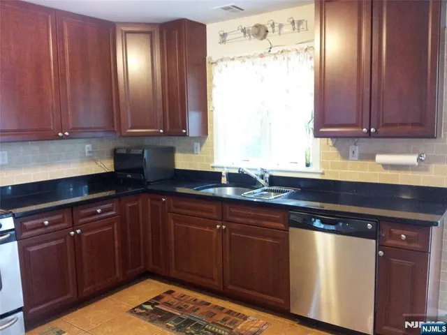 $4,650 | 229 Crescent Lane, Unit CO229, Cliffside Park, NJ 07010