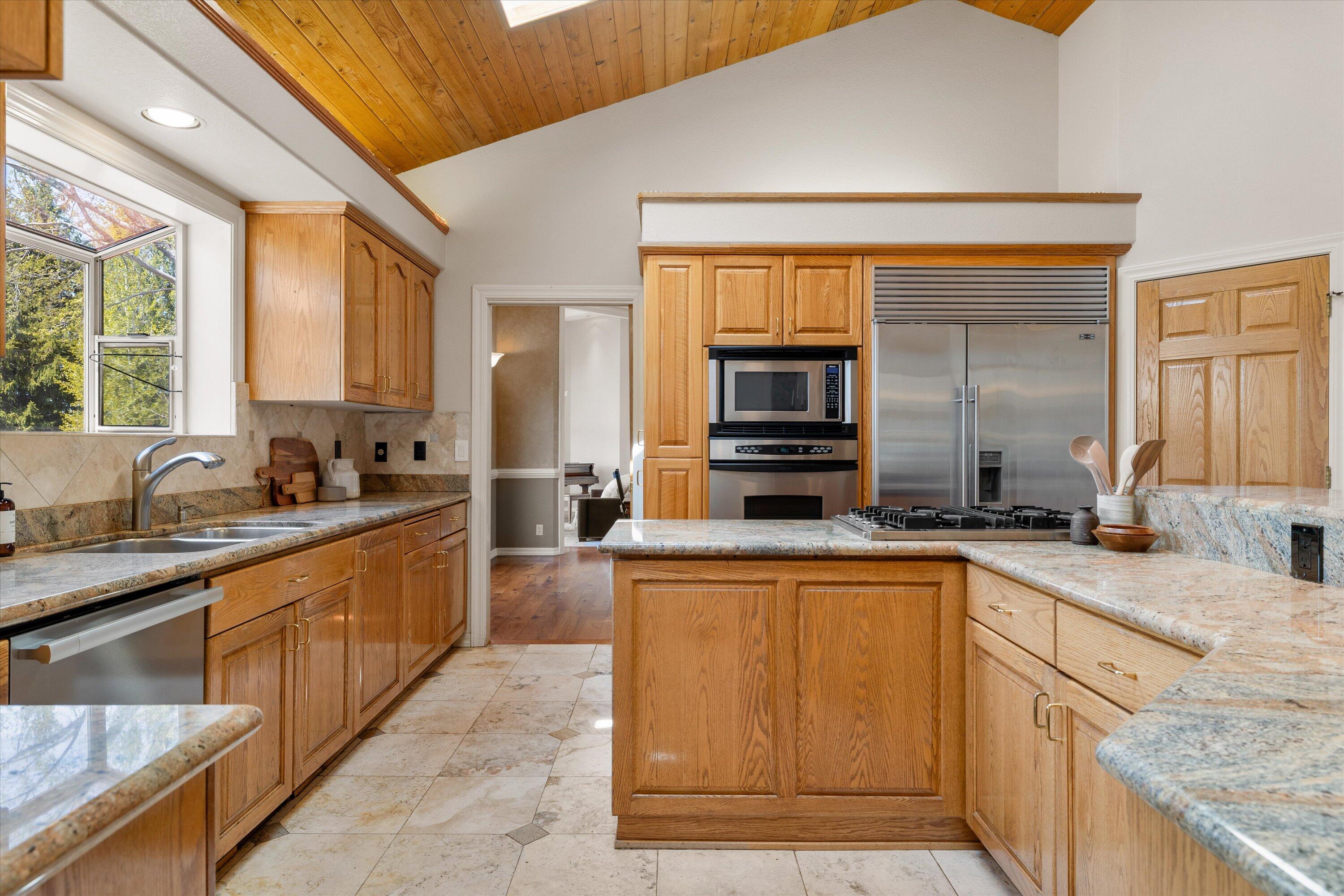 18575 Couch Market Road Bend, OR 97703 - Photo 14 of 93 17-5917_250430_JILLROSELL