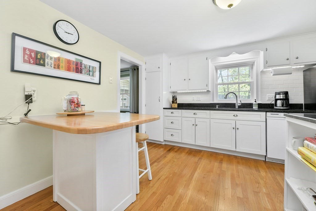 19 Kenney Street Needham, MA 02492 - Photo 4 of 36