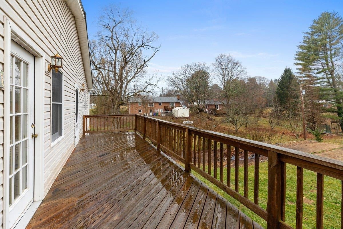 1805 Shadow Lake Road Blacksburg, VA 24060 - Photo 31 of 57 Gallery Image 31