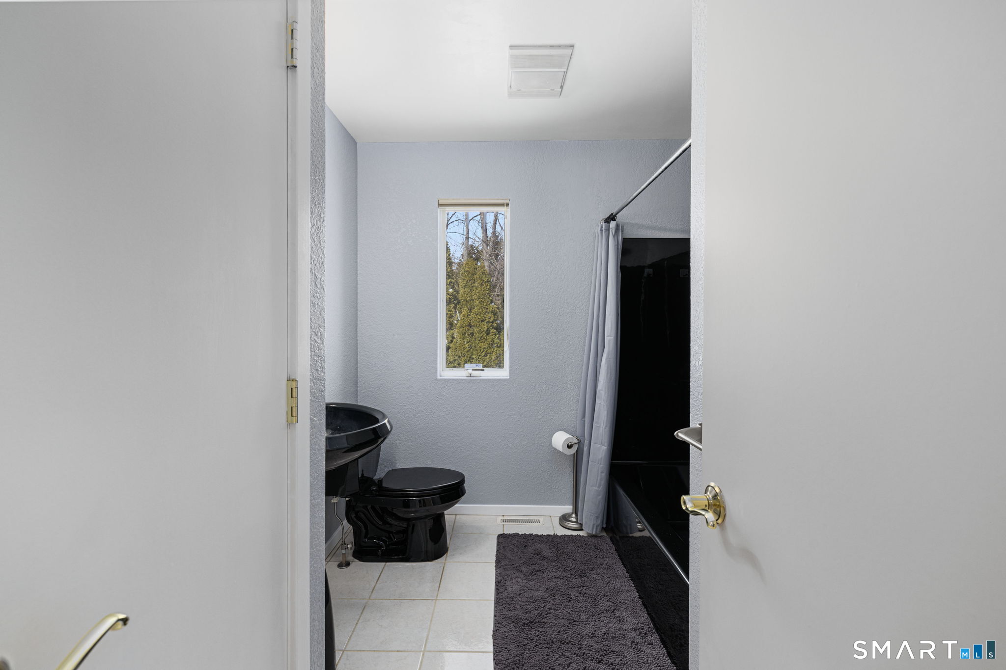 233 North Society Road Canterbury, CT 06331 - Photo 8 of 39 a view of a hallway