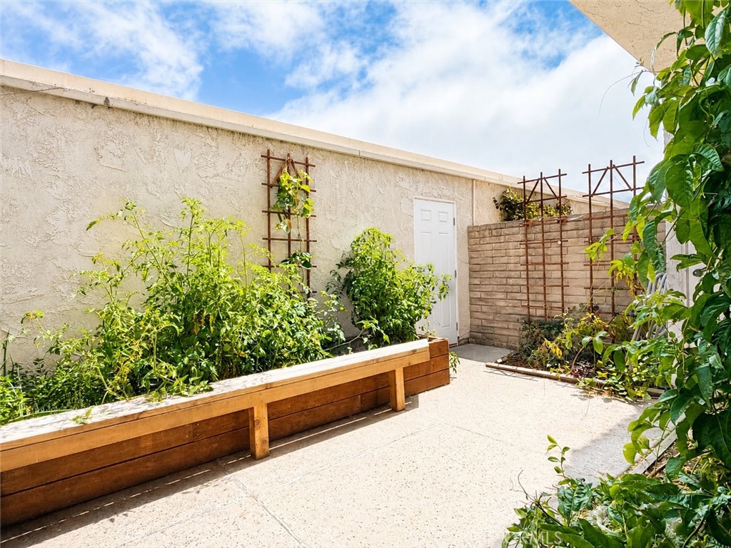 27943 Ridgebrook Court Rancho Palos Verdes, CA 90275 - Photo 33 of 42 Back Patio