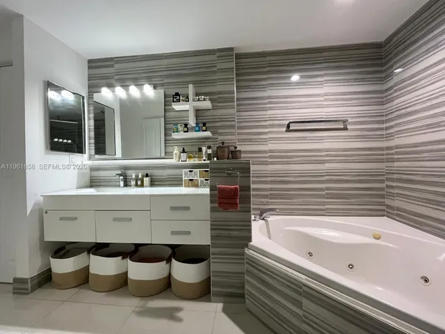 $3,500 | 7910 Harbor Island Drive, Unit 608, North Bay Village, FL 33141