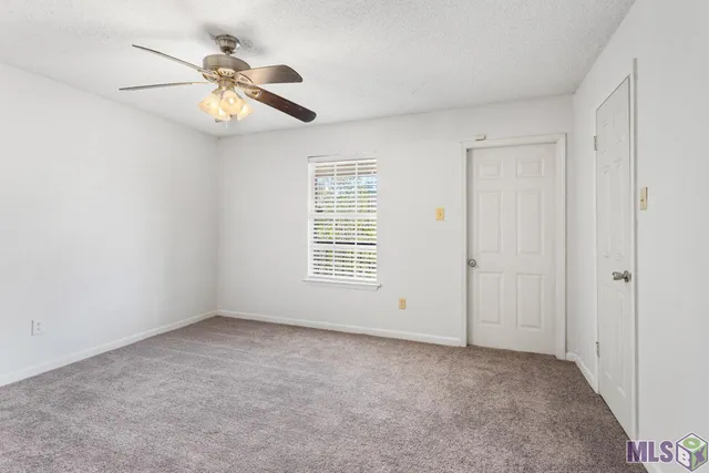 $137,000 | 4624 Parkoaks Drive, Unit 11, Baton Rouge, LA 70816