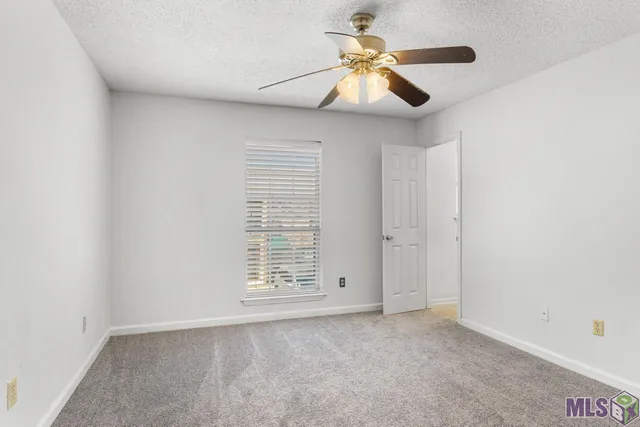 $137,000 | 4624 Parkoaks Drive, Unit 11, Baton Rouge, LA 70816