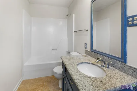 $137,000 | 4624 Parkoaks Drive, Unit 11, Baton Rouge, LA 70816