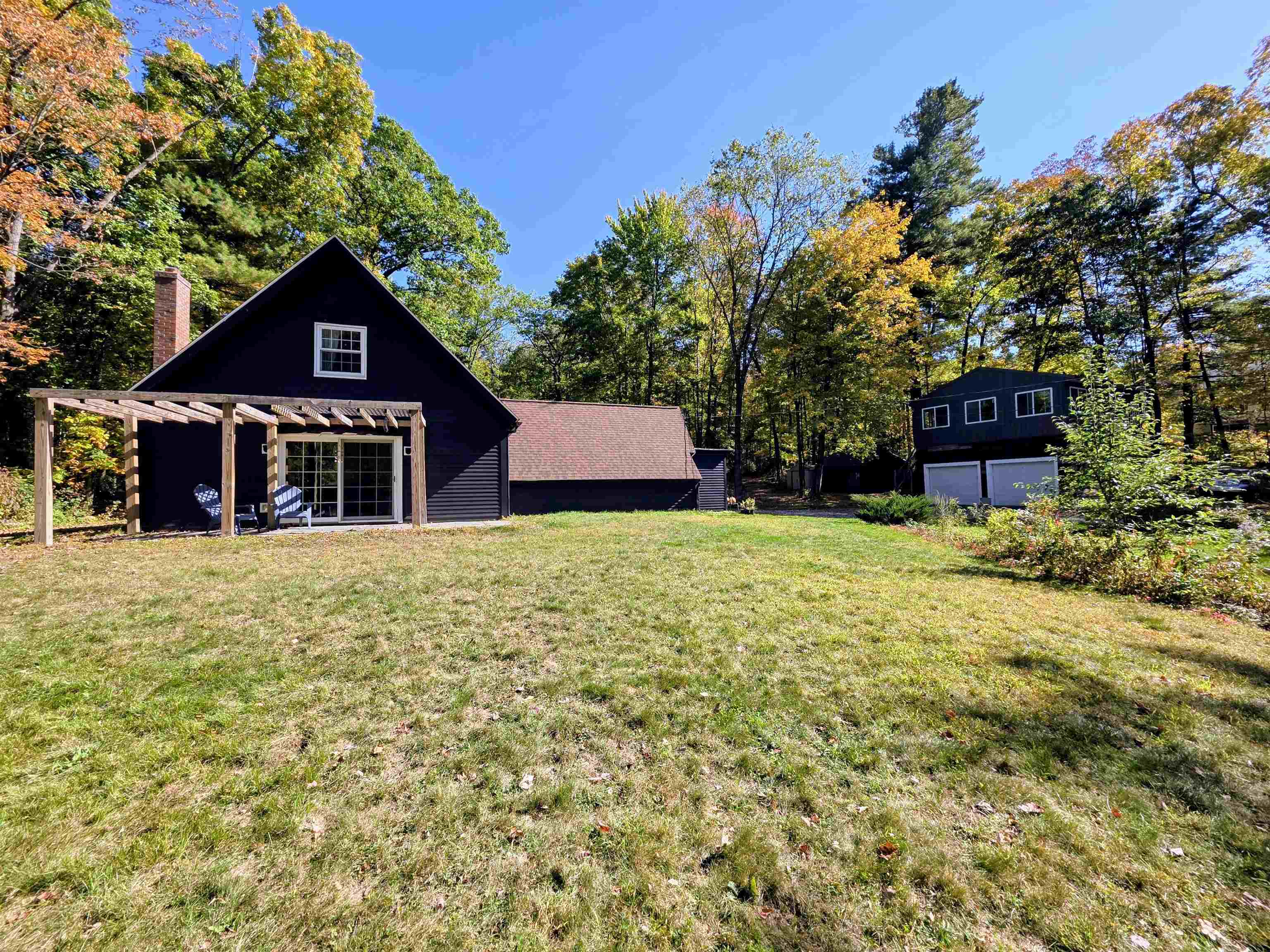 103 Mammoth Road Hooksett, NH 03106 - Photo 1 of 47