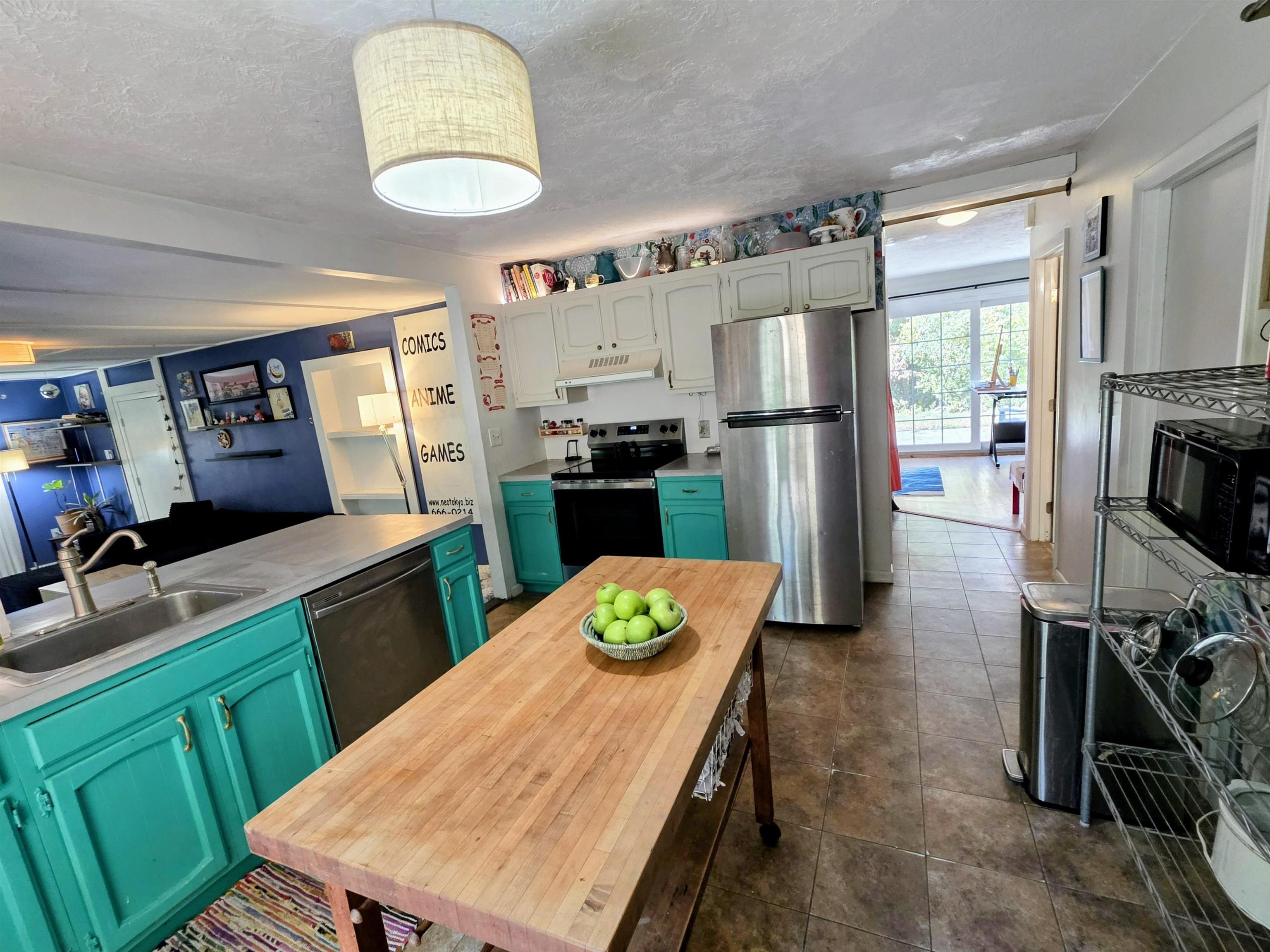 103 Mammoth Road Hooksett, NH 03106 - Photo 13 of 47