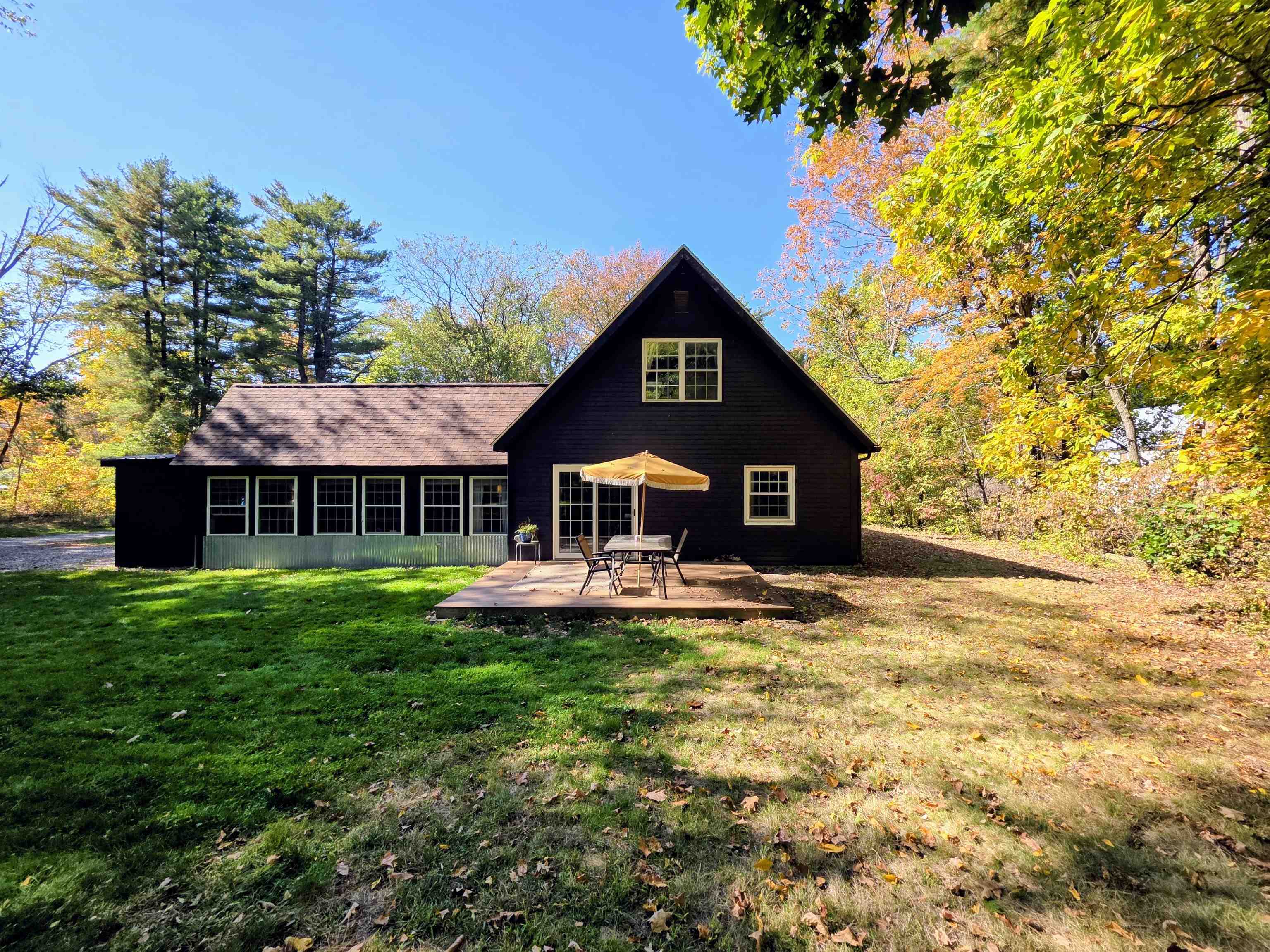 103 Mammoth Road Hooksett, NH 03106 - Photo 4 of 47