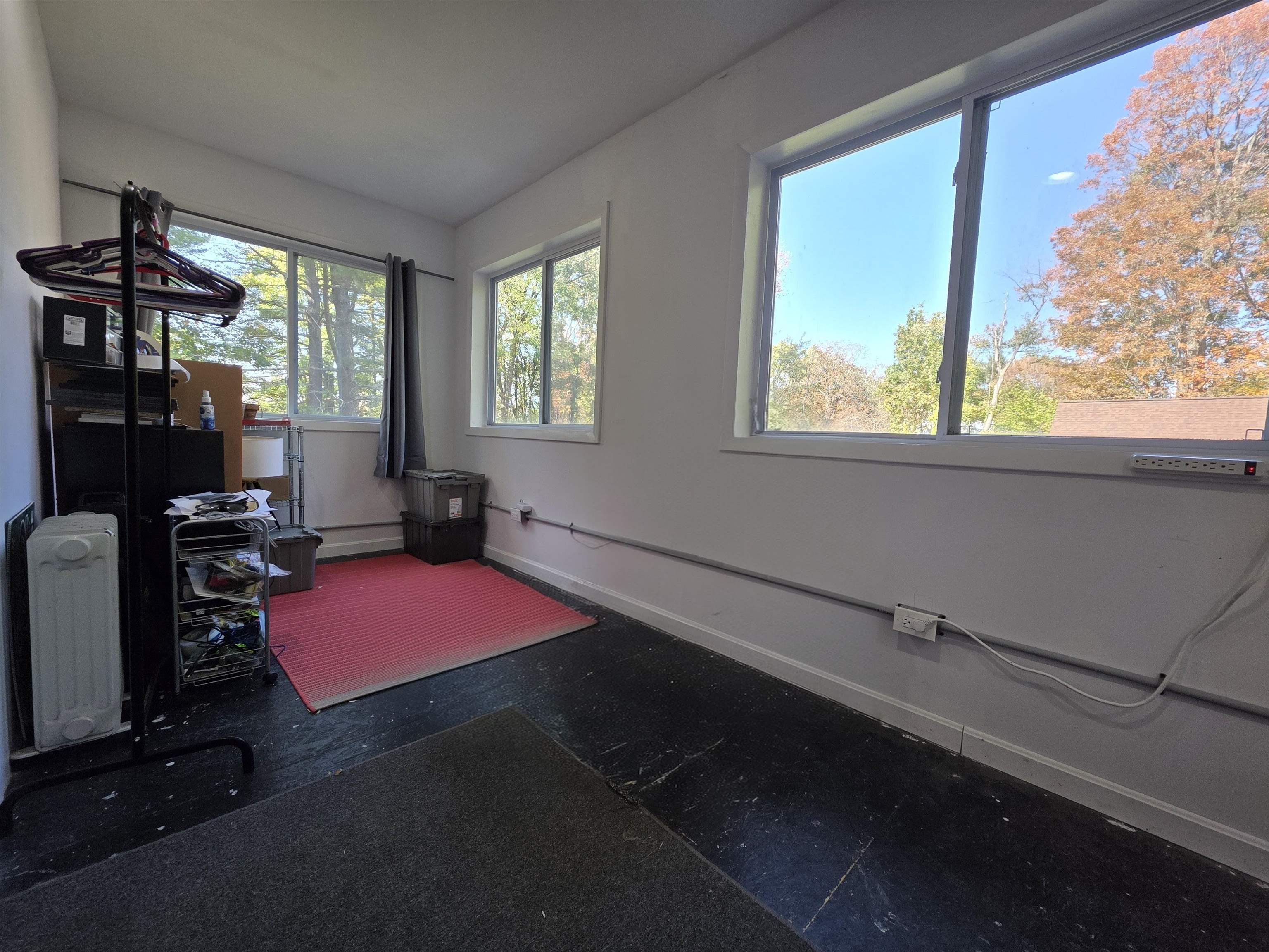 103 Mammoth Road Hooksett, NH 03106 - Photo 42 of 47