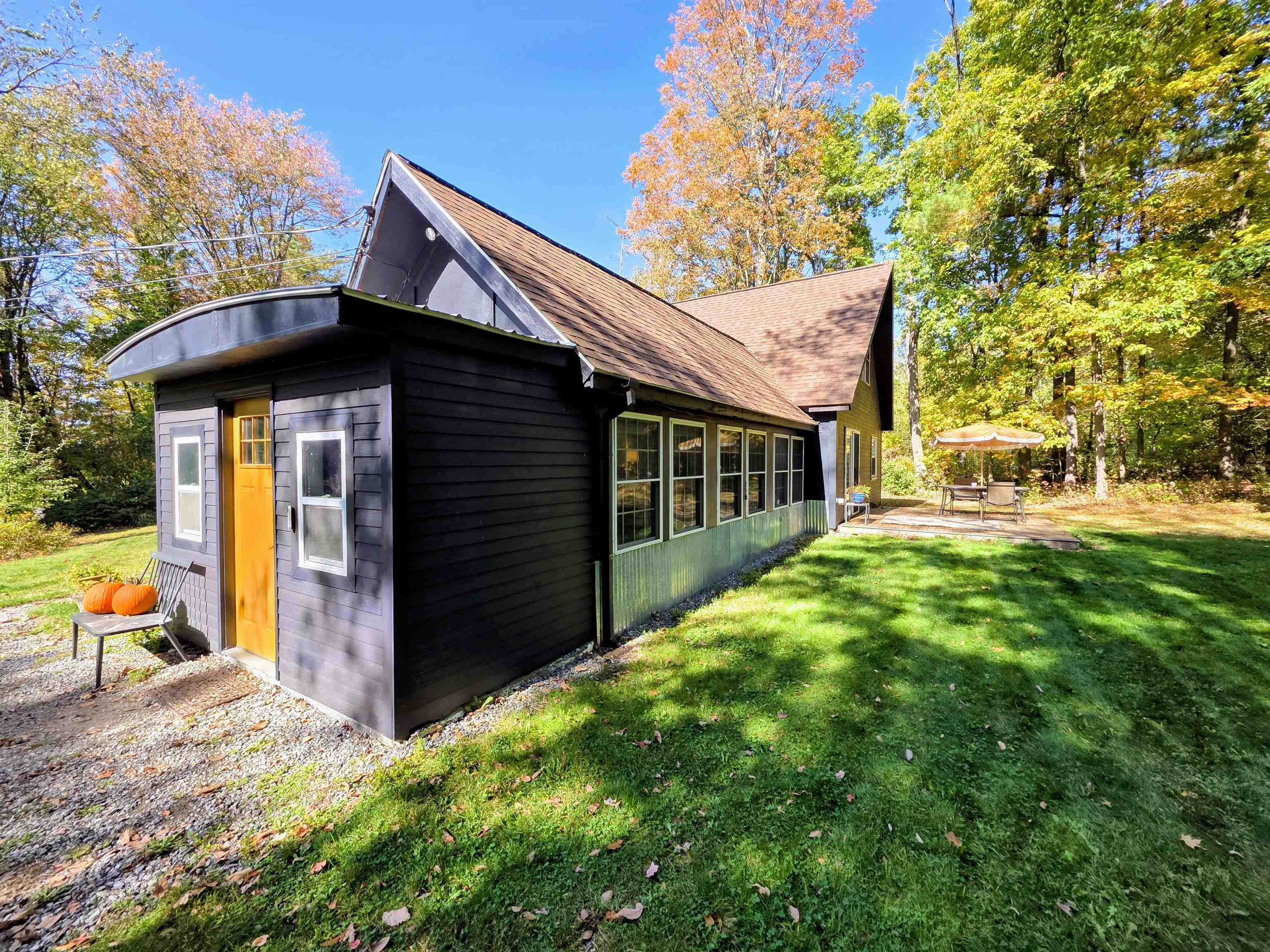 103 Mammoth Road Hooksett, NH 03106 - Photo 6 of 47