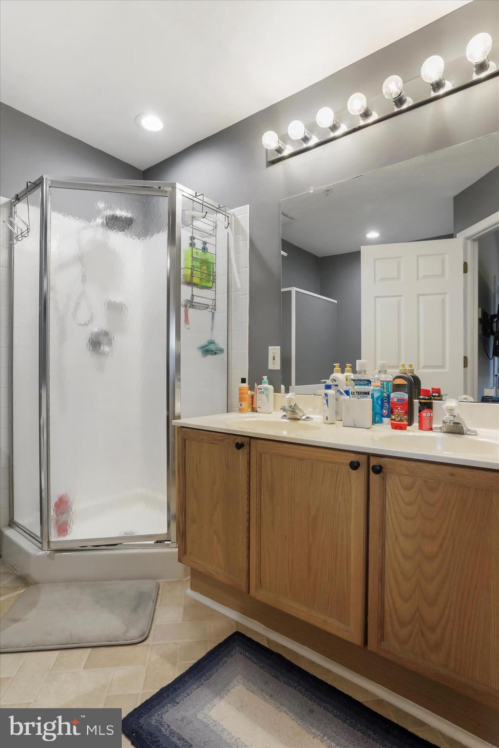 2015 Rosecrans Court Frederick, MD 21702 - Photo 14 of 33 Primary Bathroom