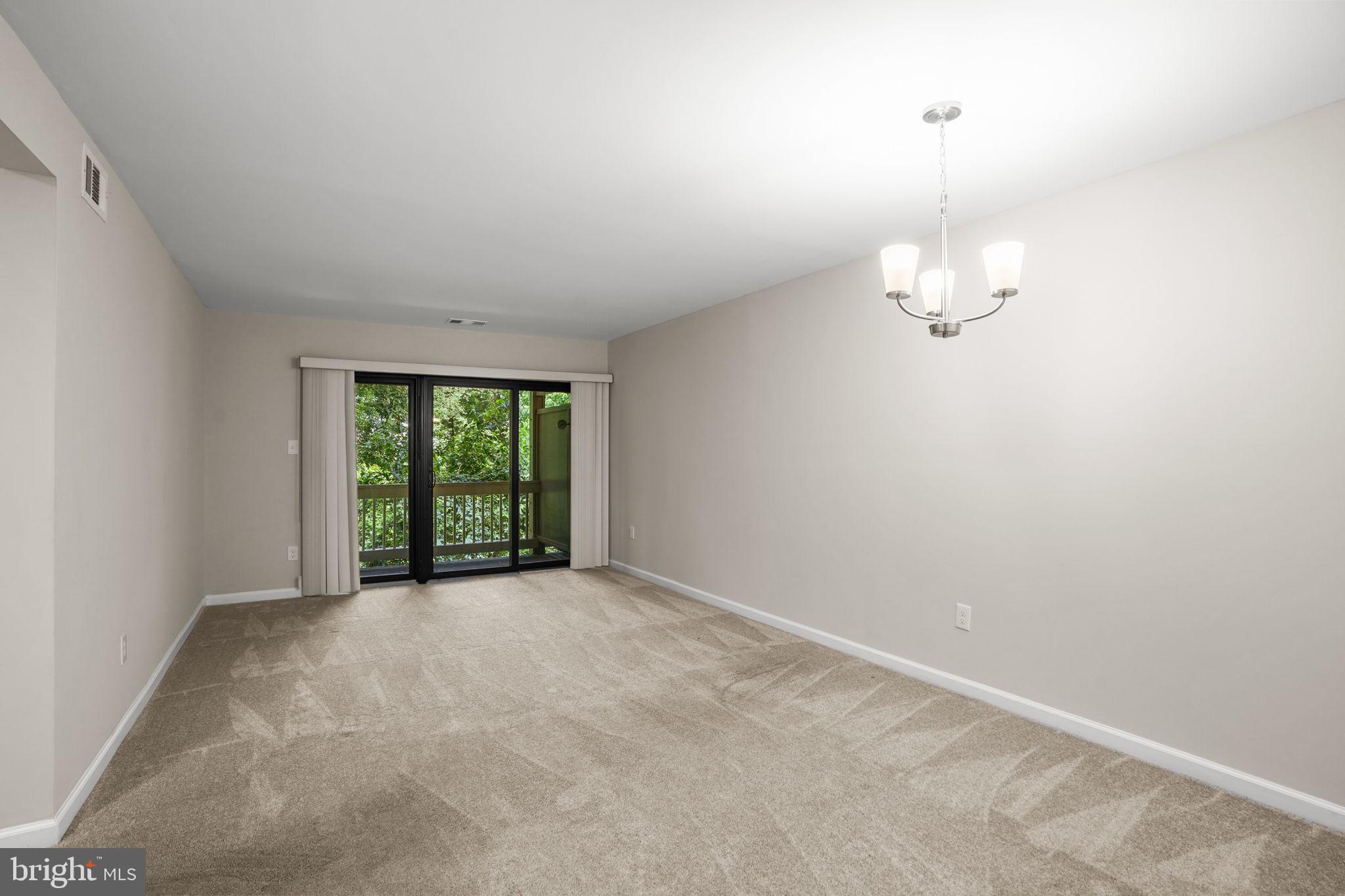 5818 Royal Ridge Drive, Unit M Springfield, VA 22152 - Photo 3 of 33