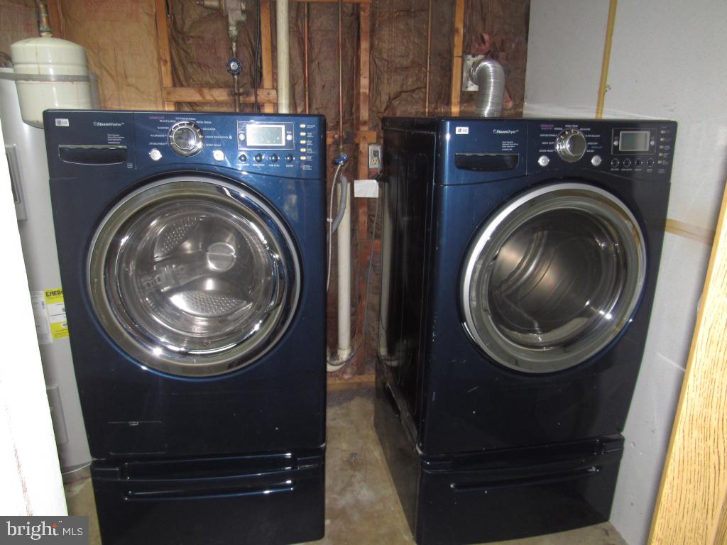 9109 Ridge Drive Fort Washington, MD 20744 - Photo 22 of 25 Washer /Dryer