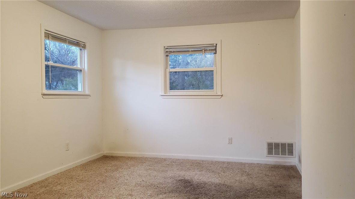 541 Quentin Road Eastlake, OH 44095 - Photo 8 of 23 Gallery Image 8