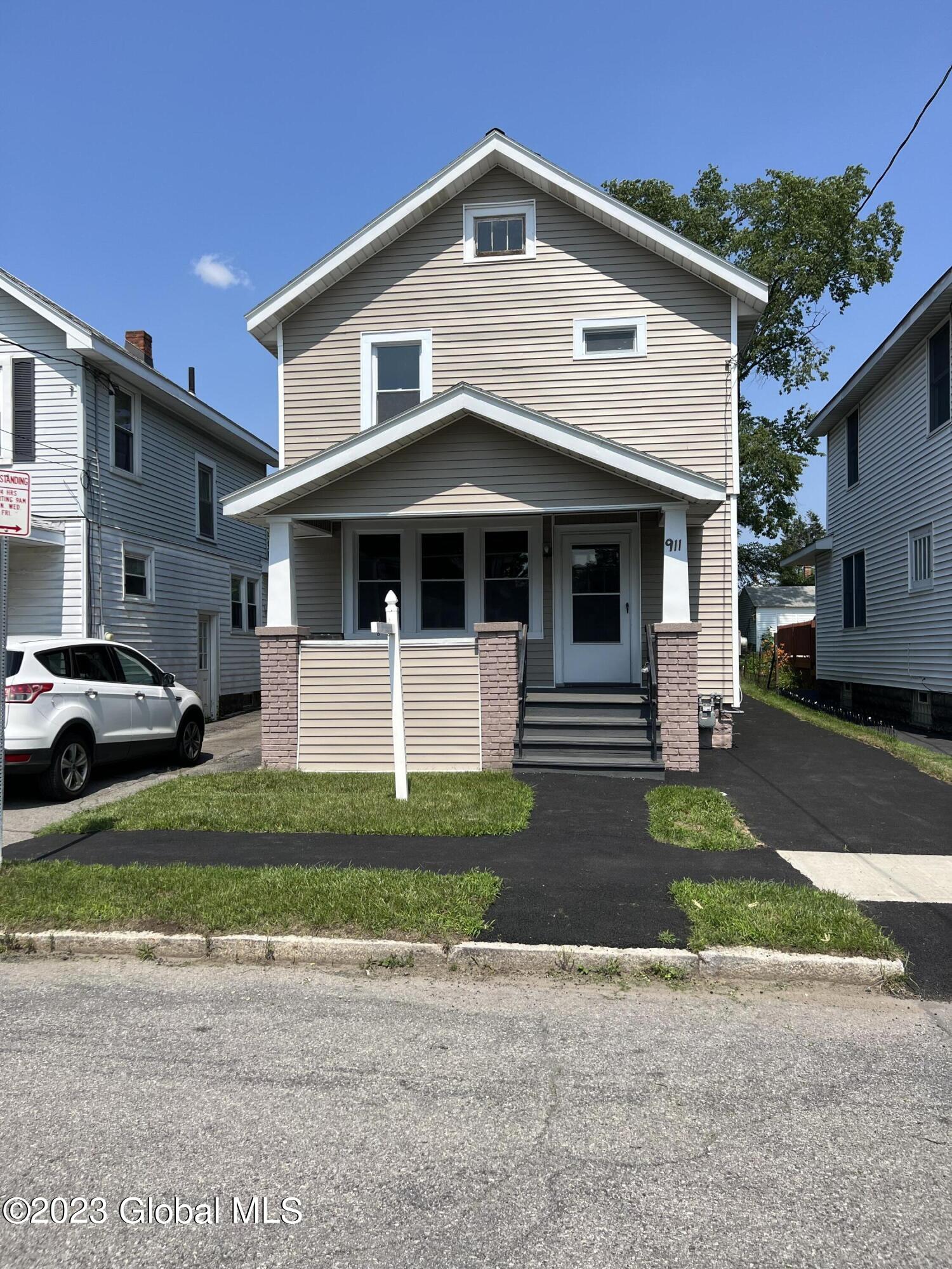 911 Cleveland Avenue Schenectady, NY 12306 - Photo 2 of 14 IMG_1812