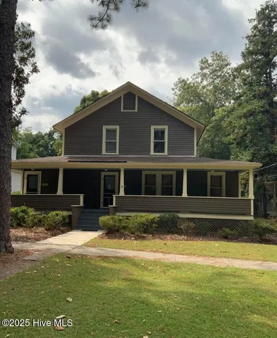 $1,500 | 220 East Vermont Avenue, Southern Pines, NC 28387