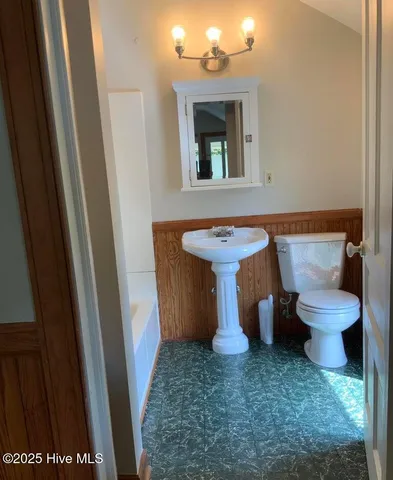 $1,500 | 220 East Vermont Avenue, Southern Pines, NC 28387