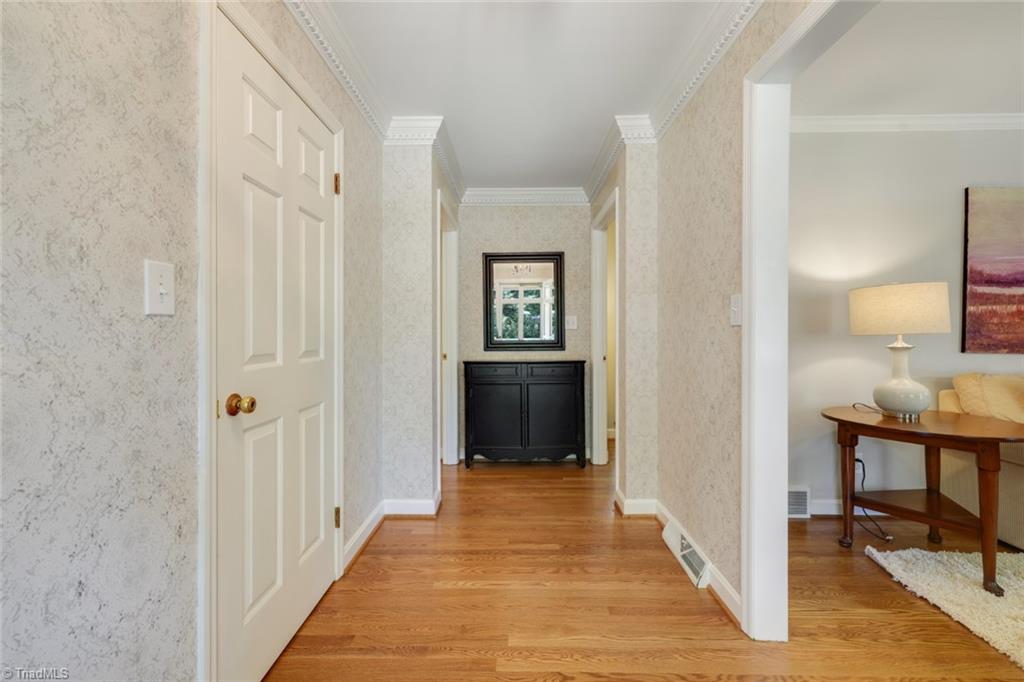 681 Chester Road Winston-Salem, NC 27104 - Photo 9 of 41 Gallery Image 9