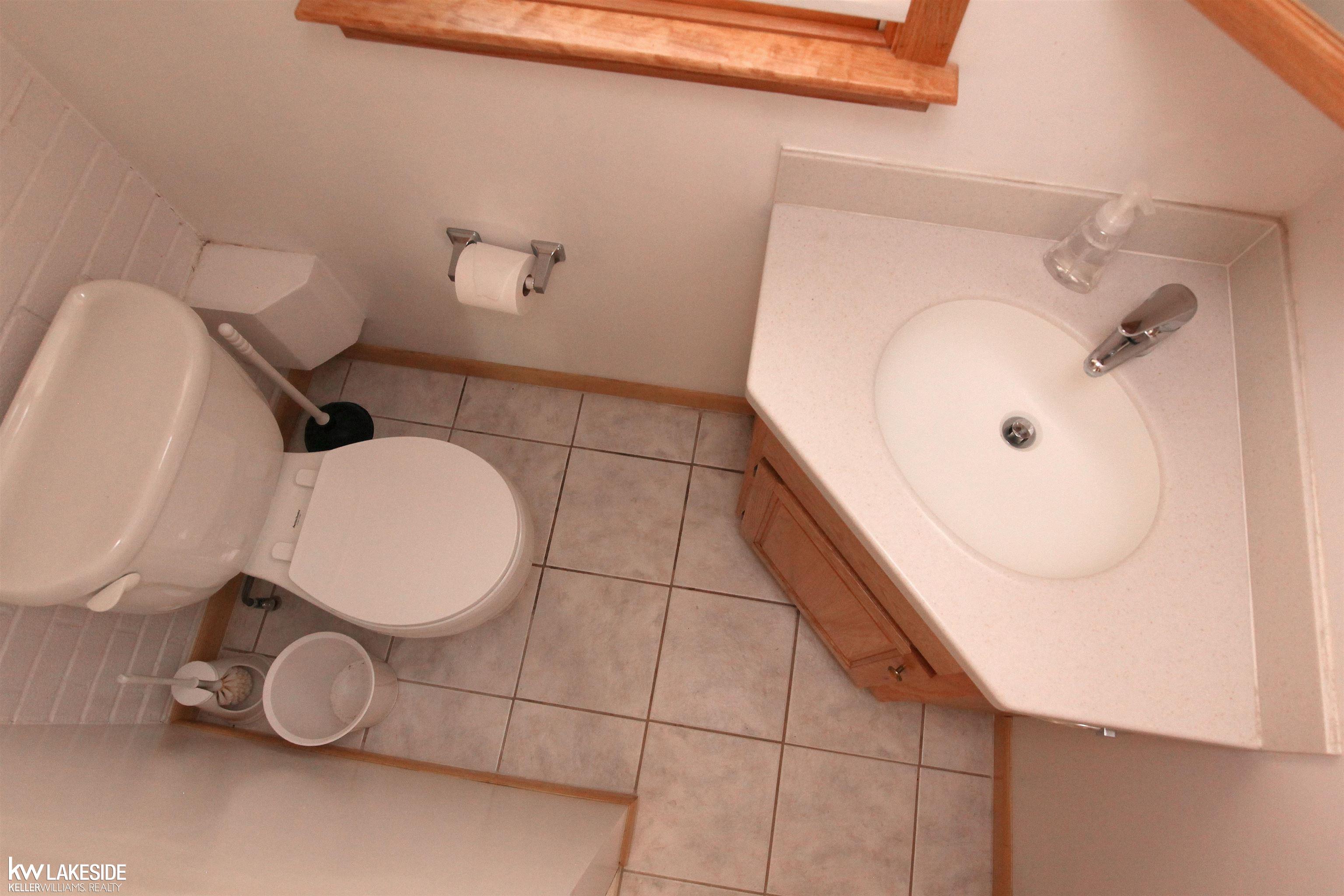 470 Elmhill Road Rochester, MI 48306 - Photo 22 of 26 50151994-9a559040-b29a-4958-8477-3bb09690b2e6.JPG