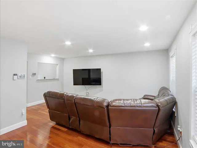 $375,000 | 8307 Snowden Oaks Place, Laurel, MD 20708