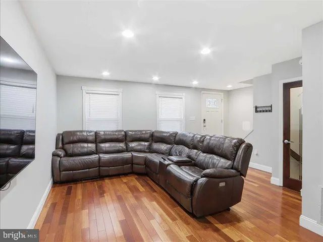 $375,000 | 8307 Snowden Oaks Place, Laurel, MD 20708