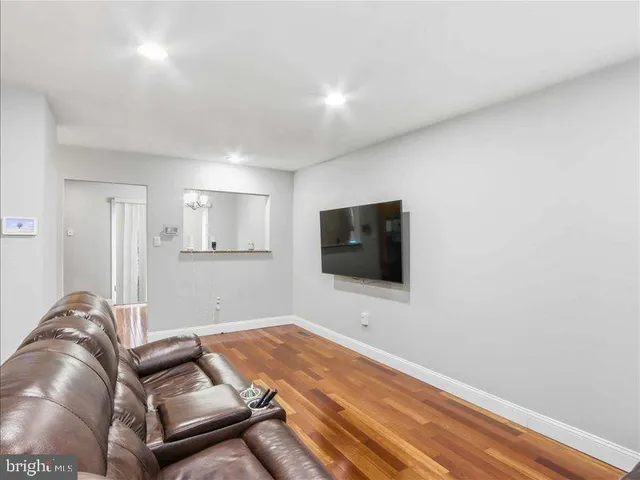 $375,000 | 8307 Snowden Oaks Place, Laurel, MD 20708