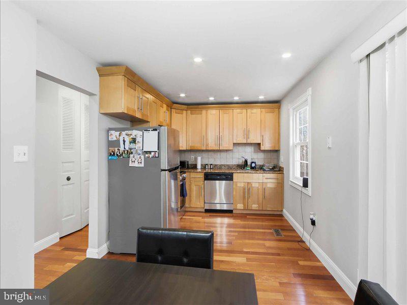 8307 Snowden Oaks Place Laurel, MD 20708 - Photo 7 of 28 Kitchen/ Dining Room
