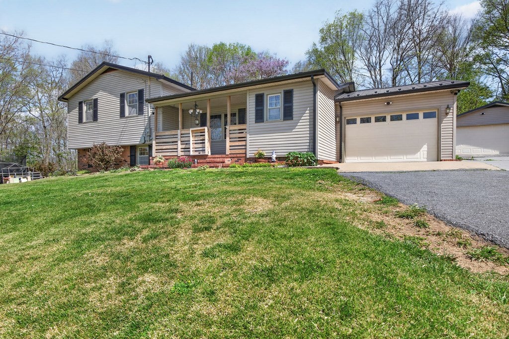 11527 Lindell Road Meadowview, VA 24361 - Photo 4 of 63 Gallery Image 4
