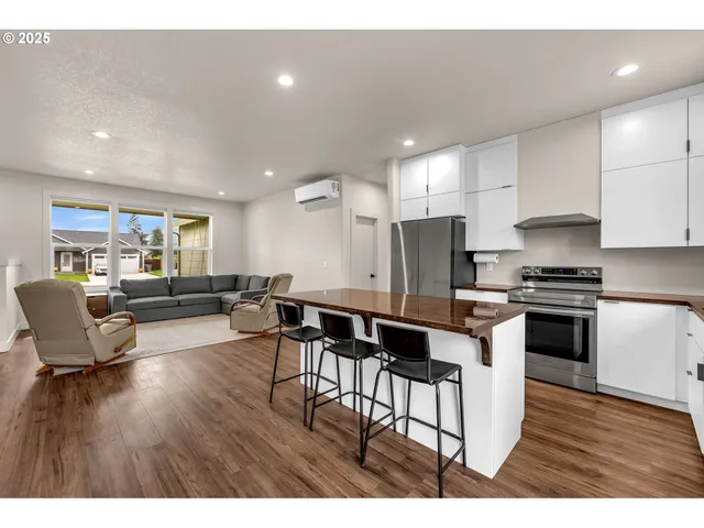 $465,000 | 102 West Oak Street, Yacolt, WA 98675