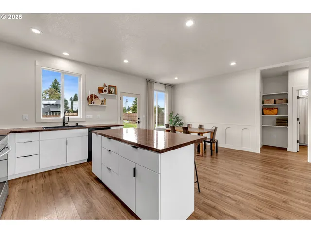 $465,000 | 102 West Oak Street, Yacolt, WA 98675