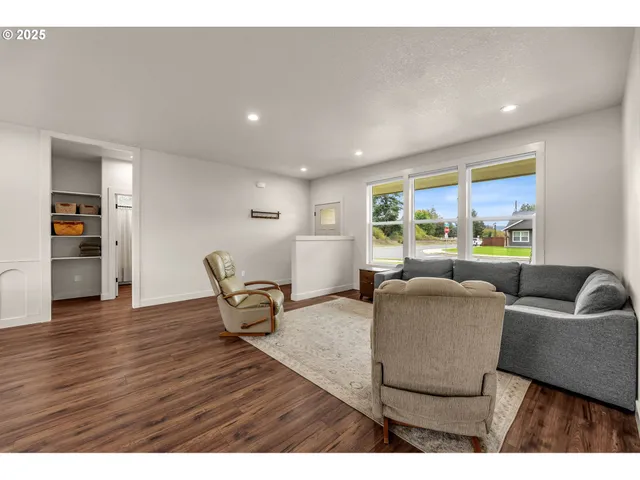 $465,000 | 102 West Oak Street, Yacolt, WA 98675