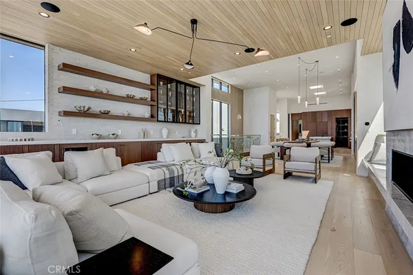 $15,495,000 | 1404 Manhattan Avenue, Manhattan Beach, CA 90266