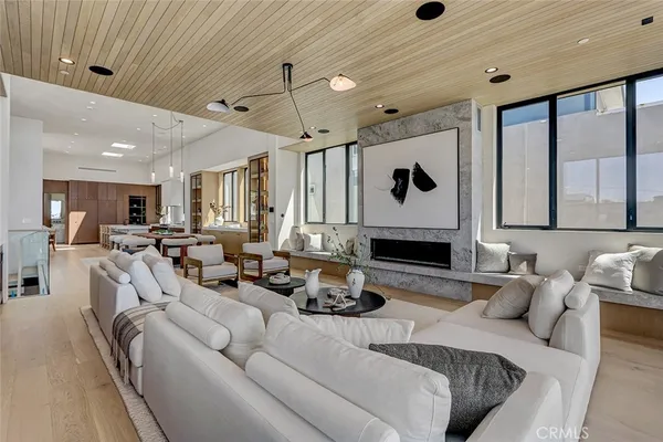 $15,495,000 | 1404 Manhattan Avenue, Manhattan Beach, CA 90266