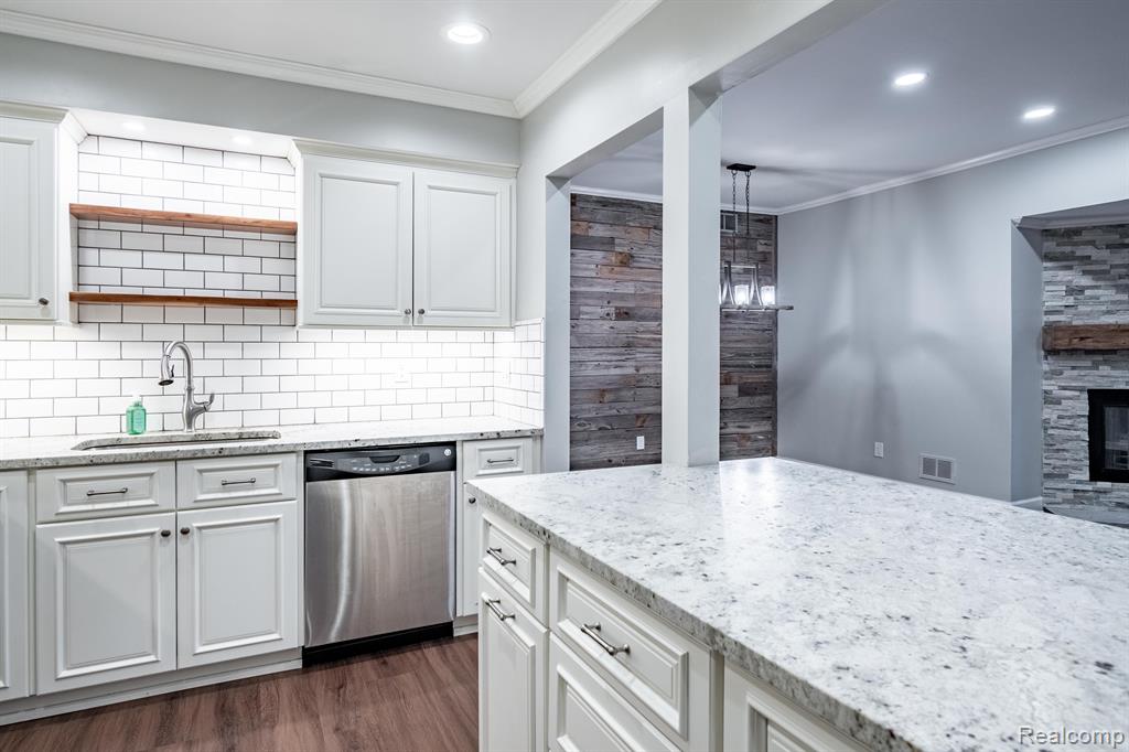 11721 Sycamore Road Plymouth, MI 48170 - Photo 9 of 24 Gallery Image 9