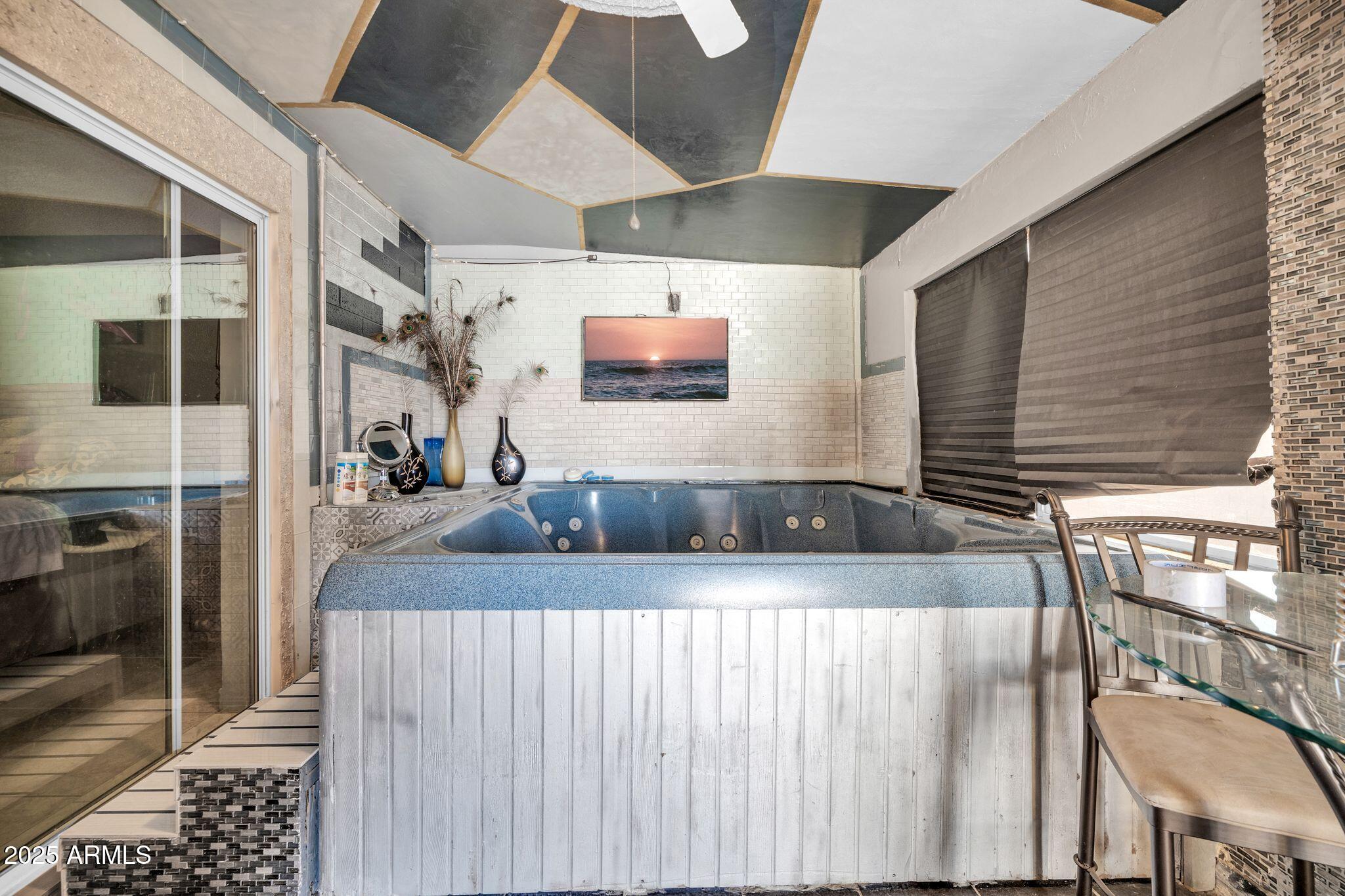 7629 West Osborn Road Phoenix, AZ 85033 - Photo 32 of 43 Hot tub