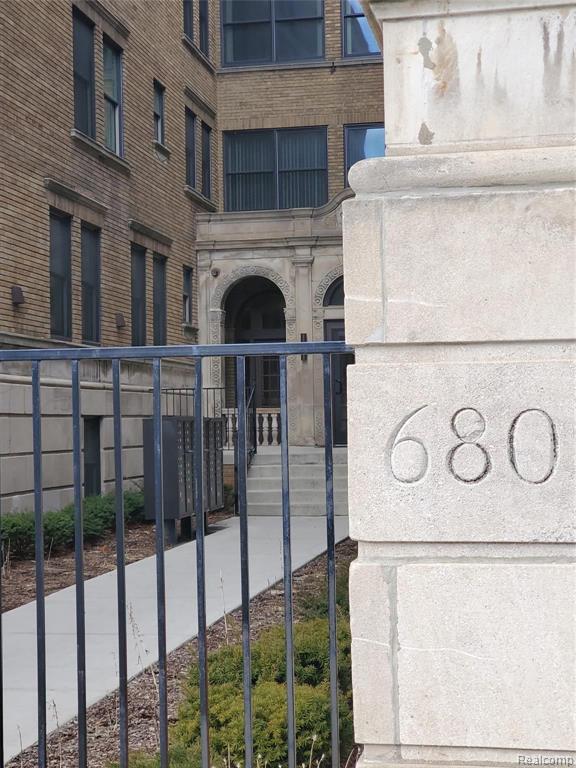 680 Delaware Street, Unit 405 Detroit, MI 48202 - Photo 1 of 16