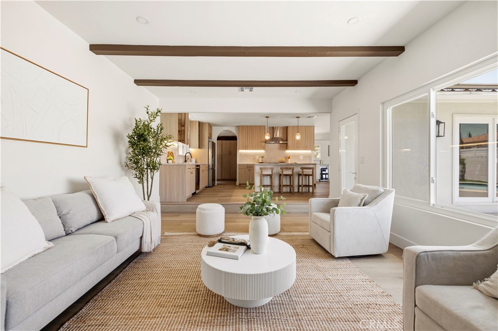 9458 Ruffner Avenue Northridge, CA 91343 - Photo 8 of 43