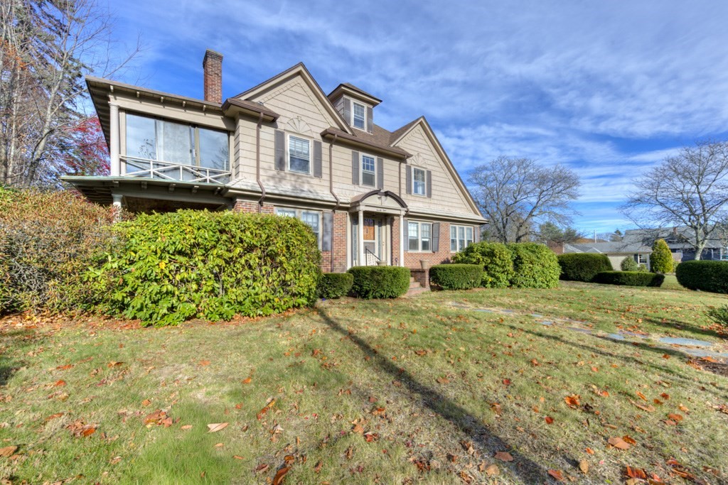24 Hadwen Road Worcester, MA 01602 - Photo 4 of 42