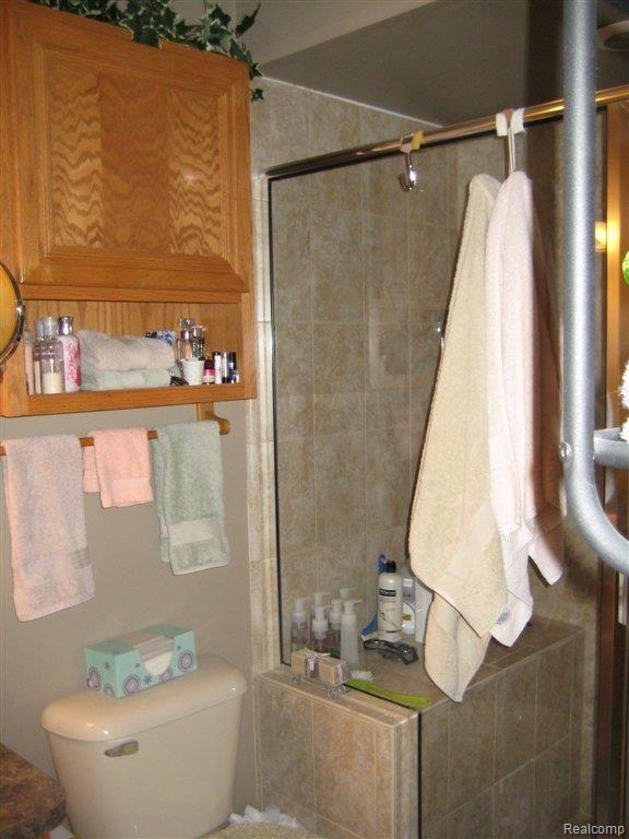 21472 Raintree Drive Macomb, MI 48044 - Photo 8 of 20 IMG_4202.jpg