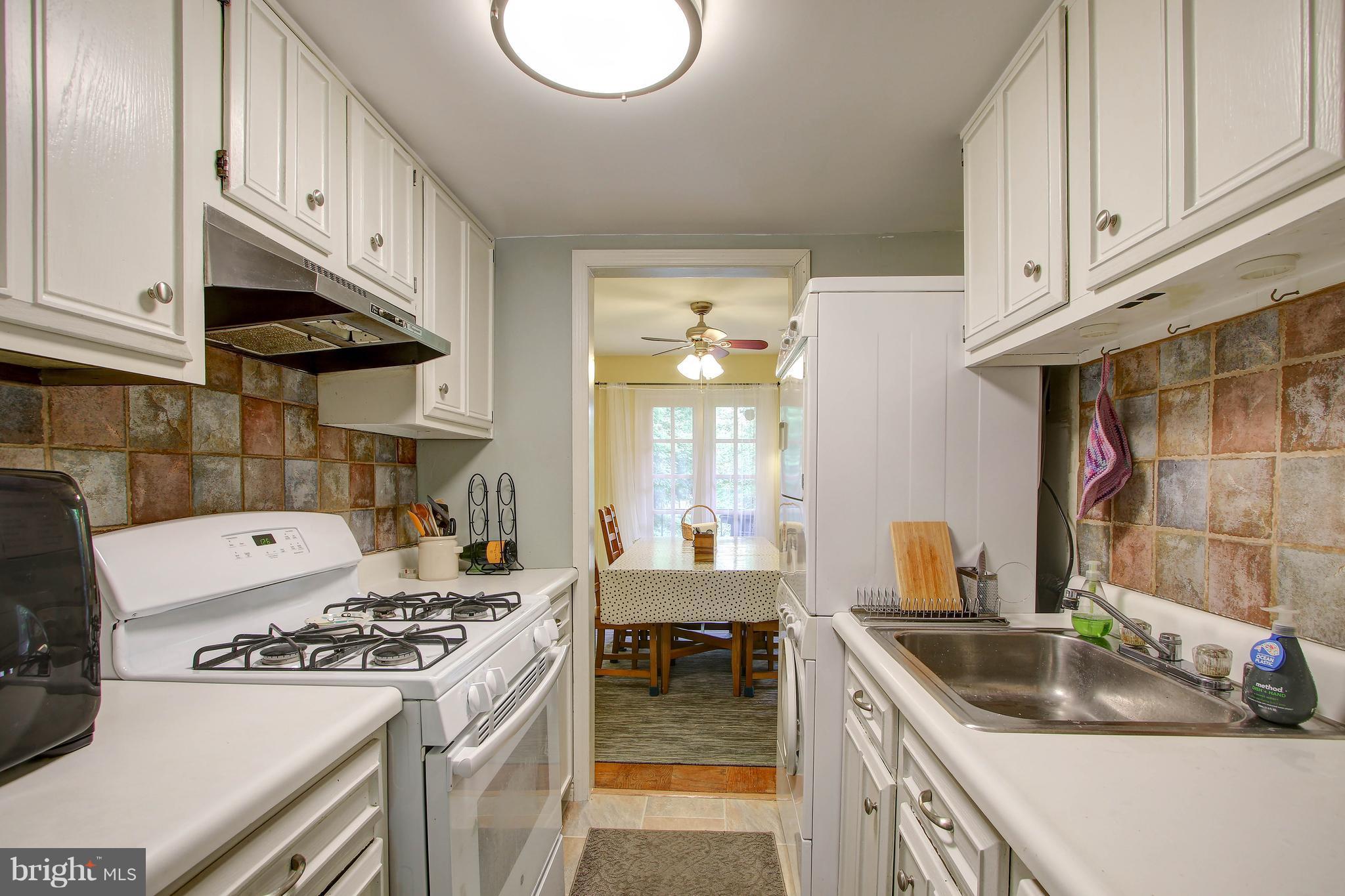 1901 Lyttonsville Road Silver Spring, MD 20910 - Photo 11 of 30 Kitchen