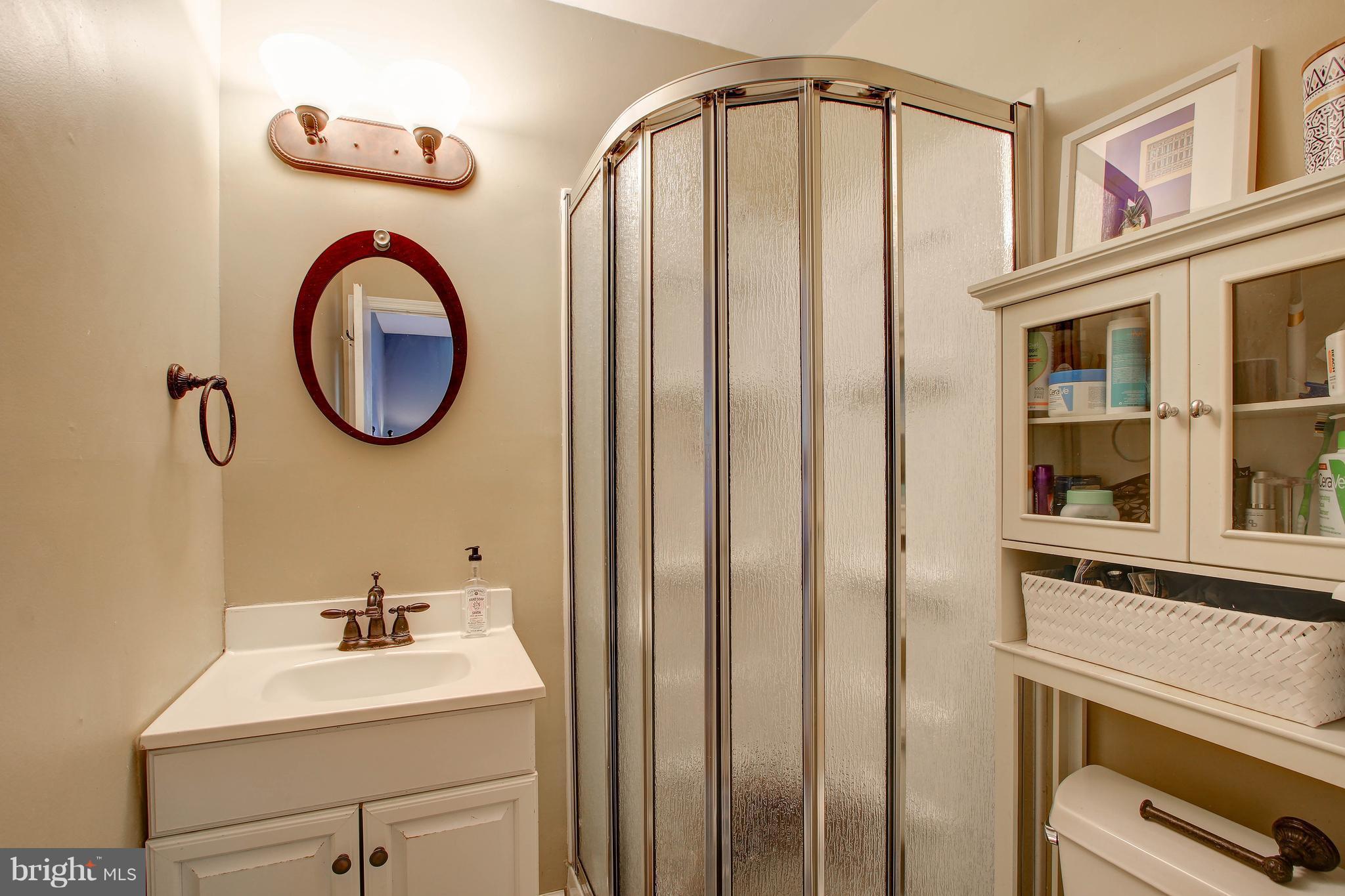 1901 Lyttonsville Road Silver Spring, MD 20910 - Photo 20 of 30 Bath (Master)