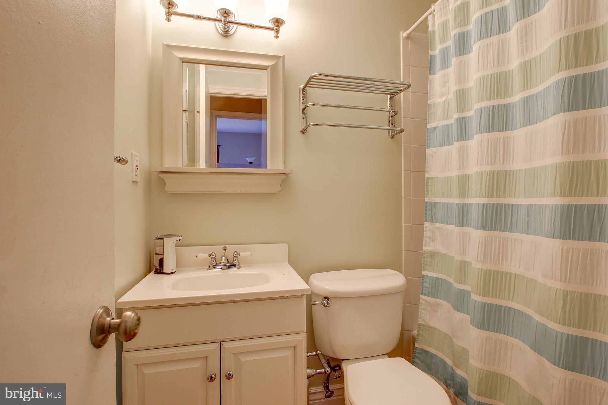 1901 Lyttonsville Road Silver Spring, MD 20910 - Photo 25 of 30 Bath