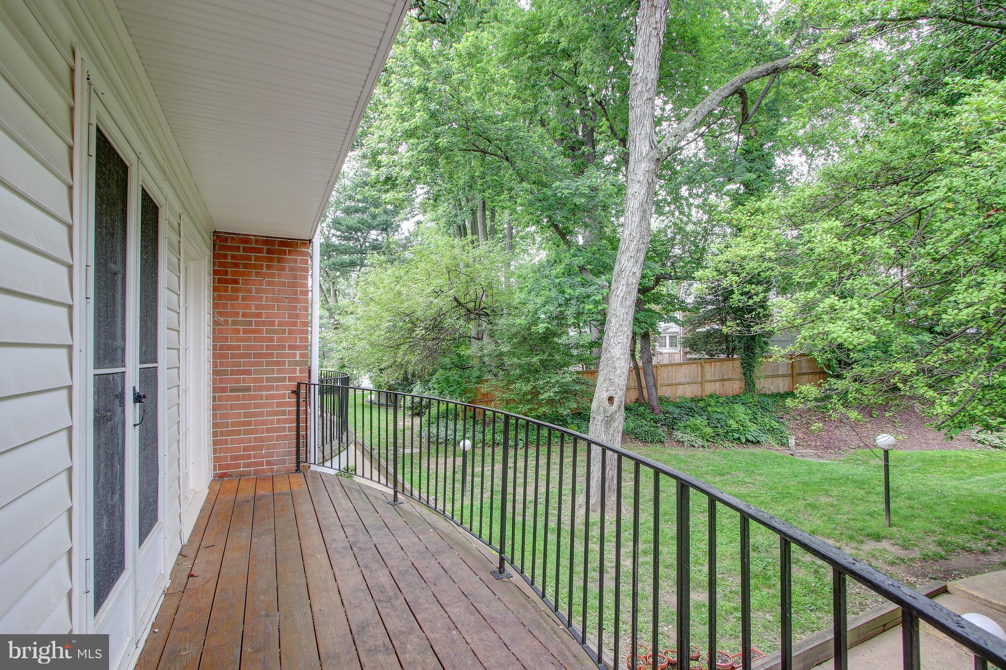 1901 Lyttonsville Road Silver Spring, MD 20910 - Photo 27 of 30 Exterior (Rear)