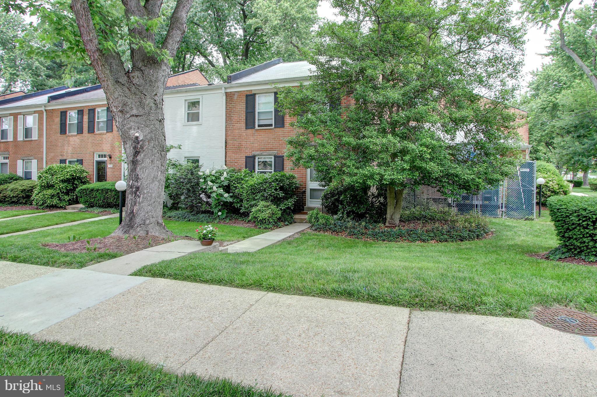 1901 Lyttonsville Road Silver Spring, MD 20910 - Photo 30 of 30 Exterior (Front)